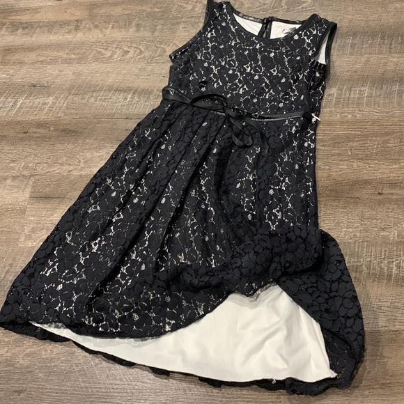 Girls Black lace pleated Dress Size 16 - Picture 8 of 9